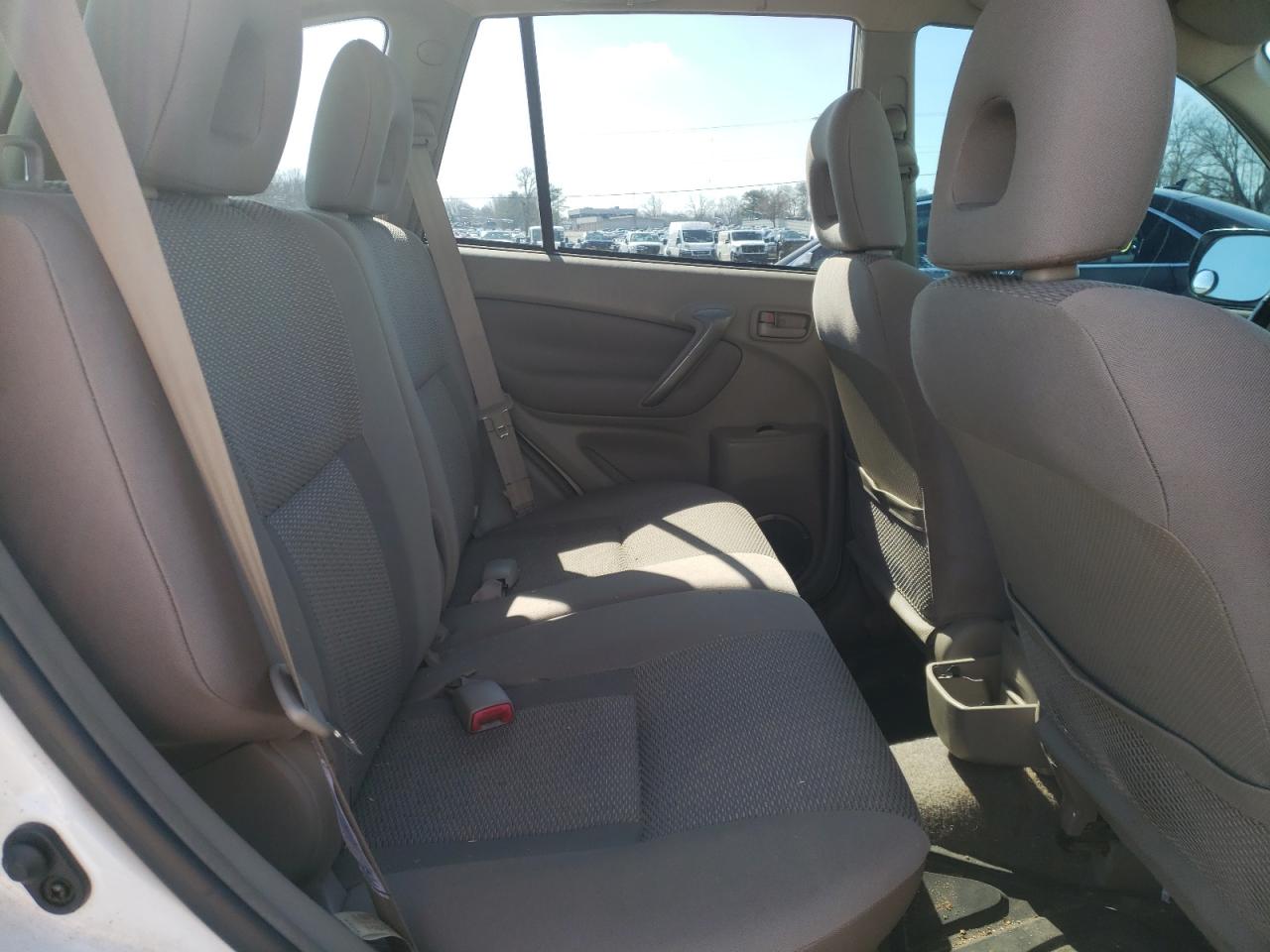 Photo 6 from auction – 2004 TOYOTA RAV4 with VIN JTEHD20V140035680