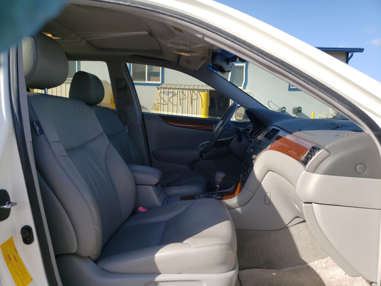 صورة رقم 5 من المزاد - 2005 LEXUS ES 330 مع VIN JTHBA30G255056051