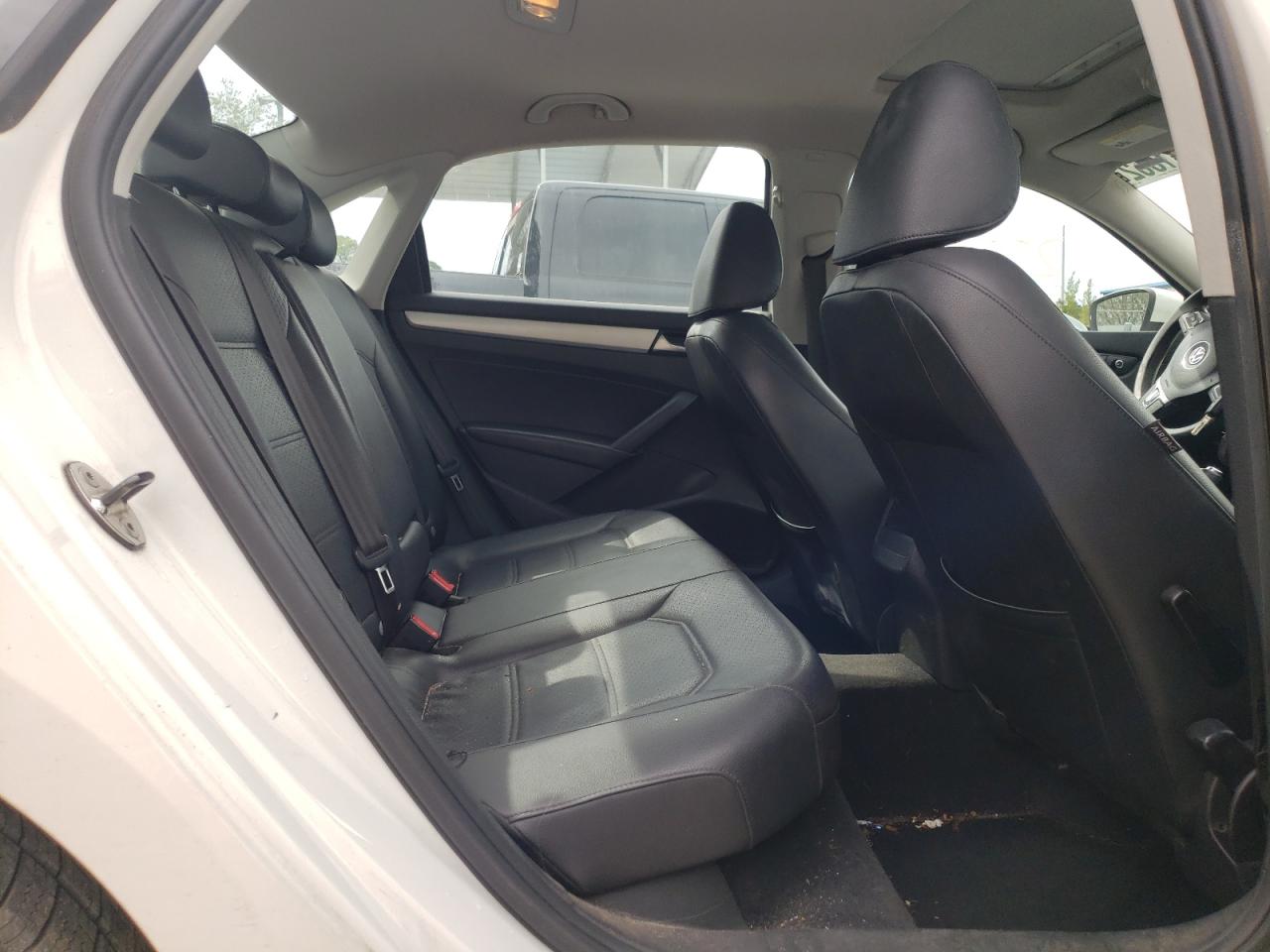 Photo 6 from auction – 2012 VOLKSWAGEN PASSAT SE with VIN 1VWBH7A39CC110385