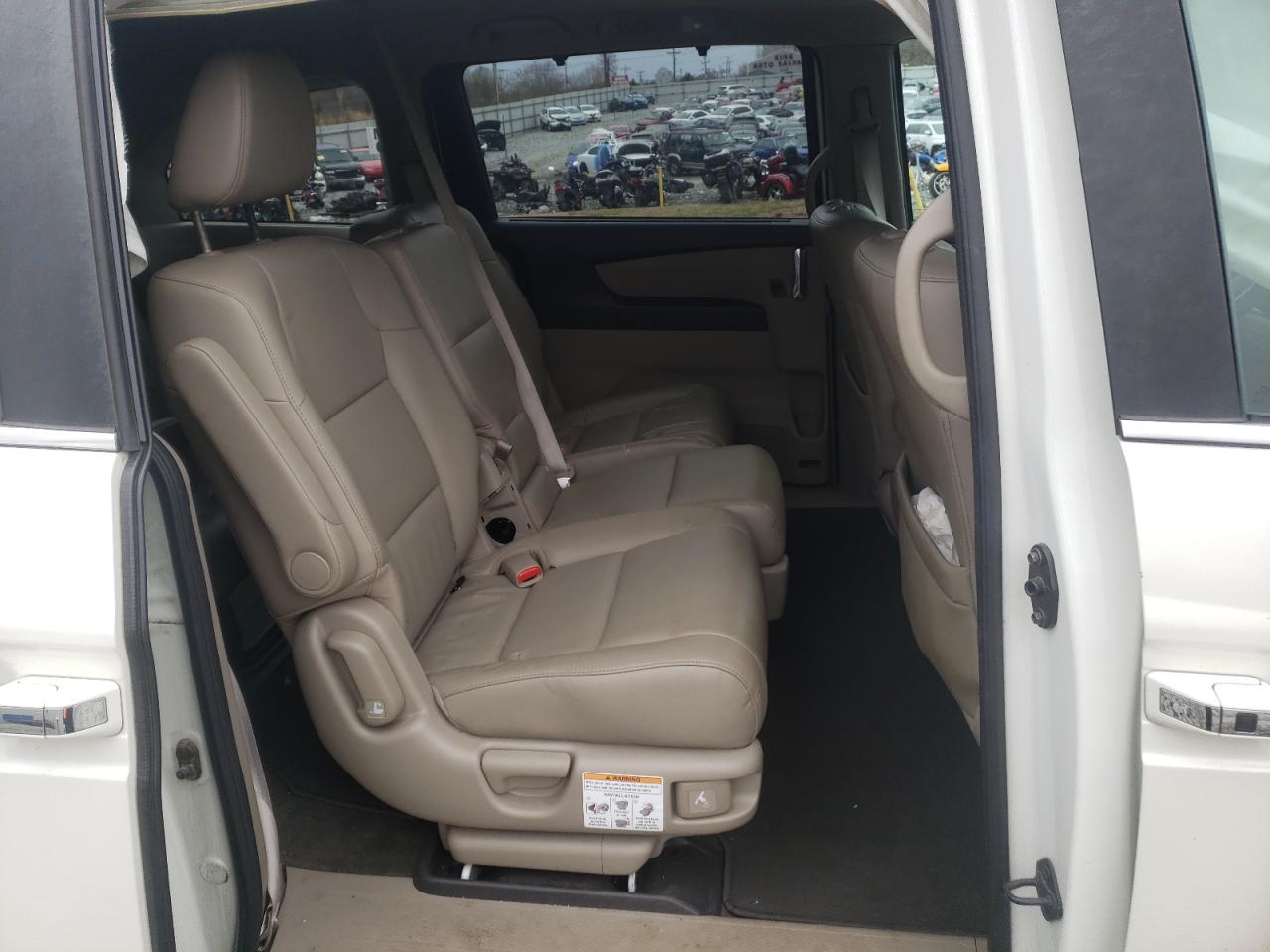 Photo 6 from auction – 2014 HONDA ODYSSEY EX with VIN 5FNRL5H66EB048406