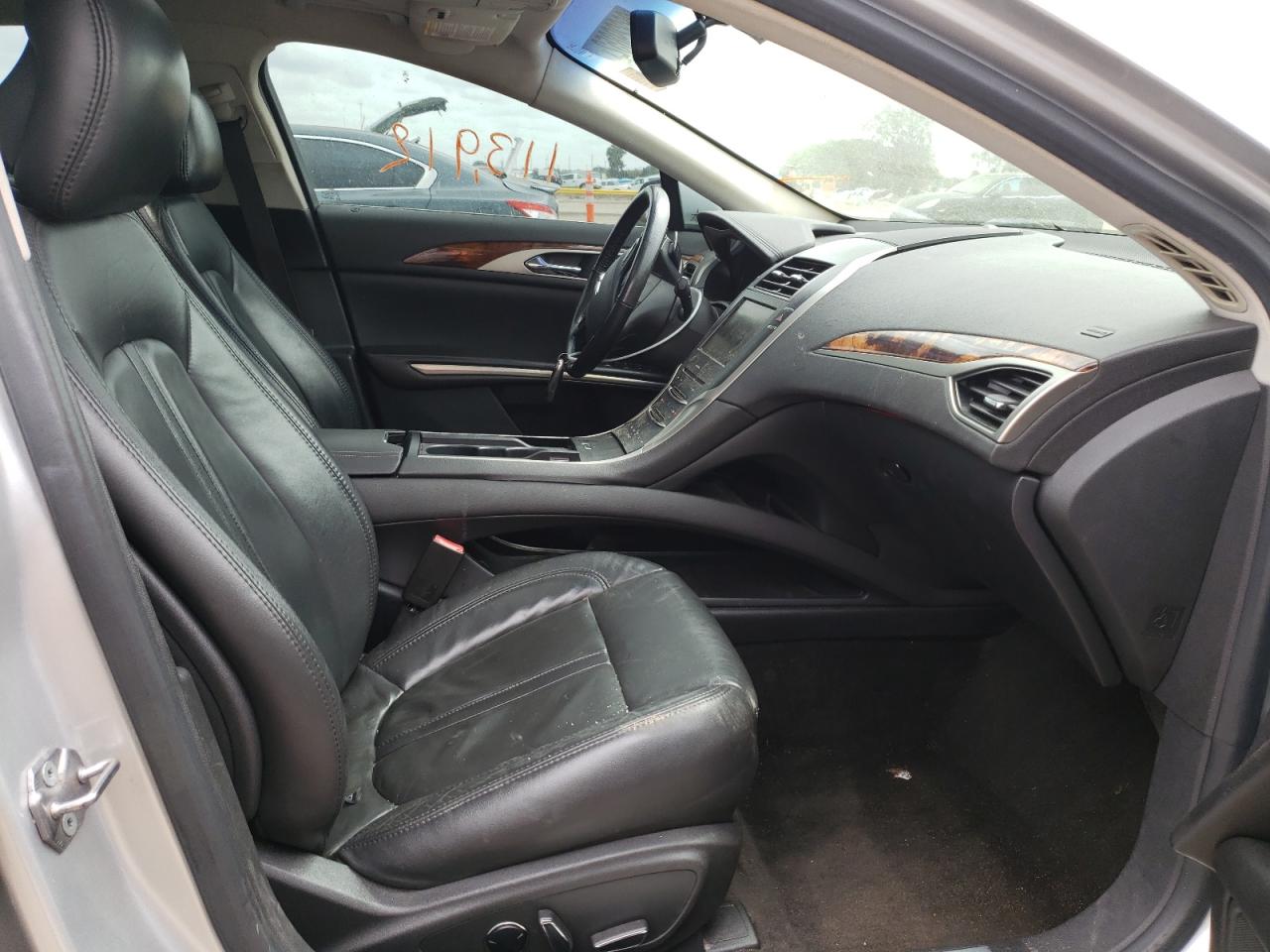 Photo 5 from auction – 2013 LINCOLN MKZ with VIN 3LN6L2GK8DR818260