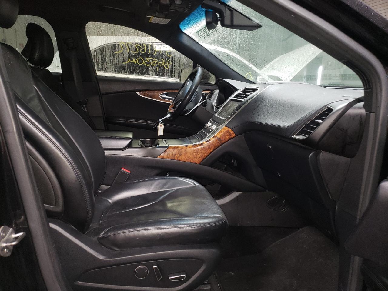Photo 5 from auction – 2016 LINCOLN MKX RESERV with VIN 2LMTJ8LP9GBL38166