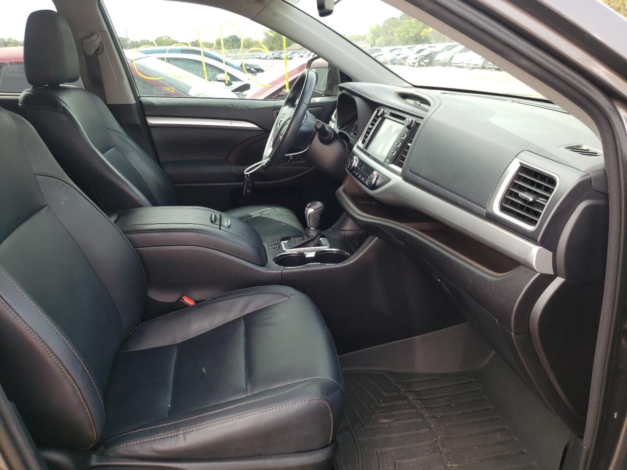 صورة رقم 5 من المزاد - 2015 TOYOTA HIGHLANDER مع VIN 5TDKKRFH6FS040416