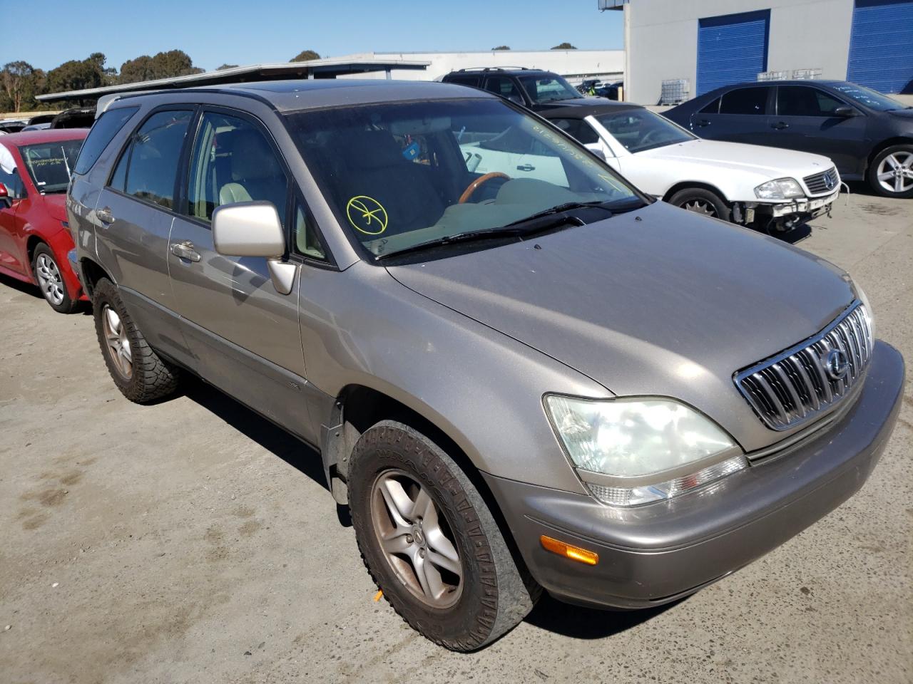 LEXUS RX 300 2001 with VIN JTJHF10UX10211800 - Photo from auction