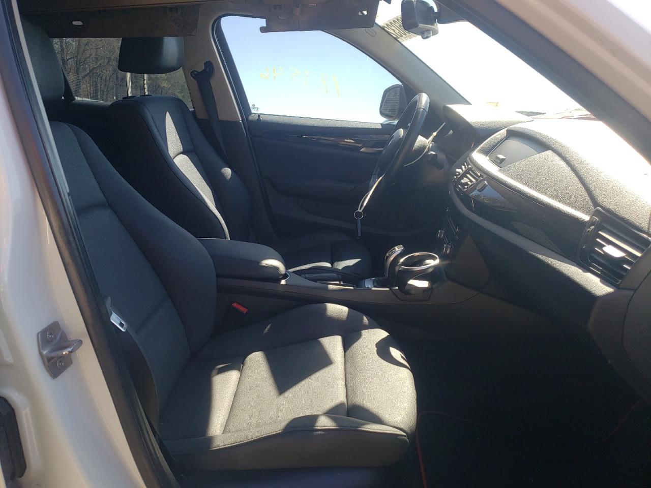 Photo 5 from auction – 2013 BMW X1 SDRIVE2 with VIN WBAVM1C59DVW42620