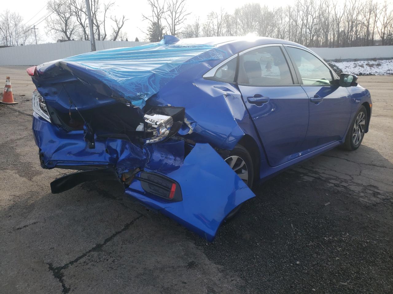 Photo 4 from auction – 2018 HONDA CIVIC EX with VIN 19XFC2F73JE202907