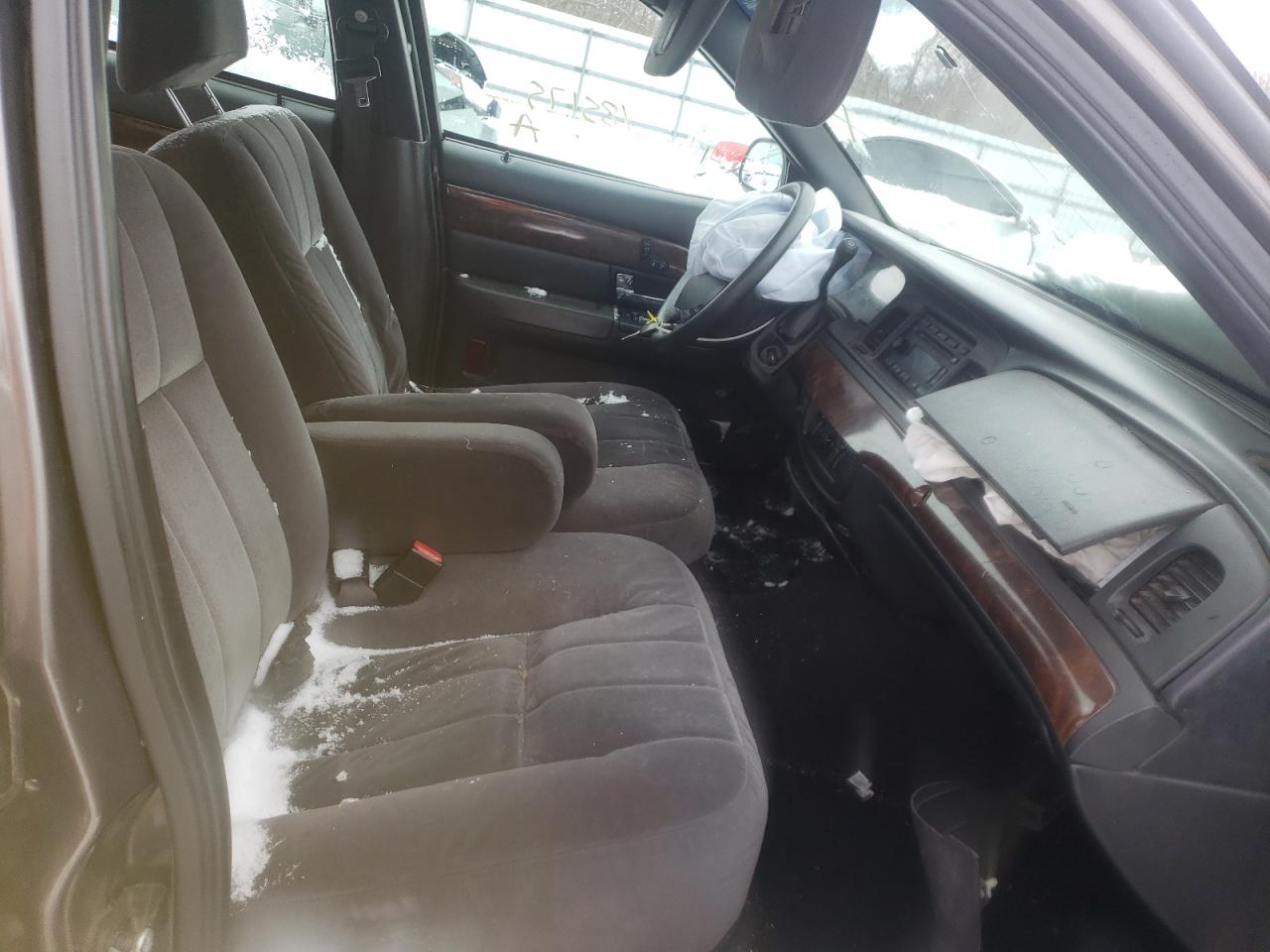 Photo 5 from auction – 2007 MERCURY GRAND MARQ with VIN 2MEFM74V07X633685
