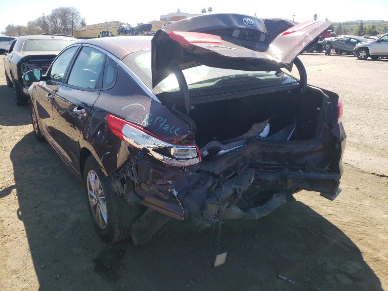Photo 3 from auction – 2018 KIA OPTIMA LX with VIN 5XXGT4L36JG249390