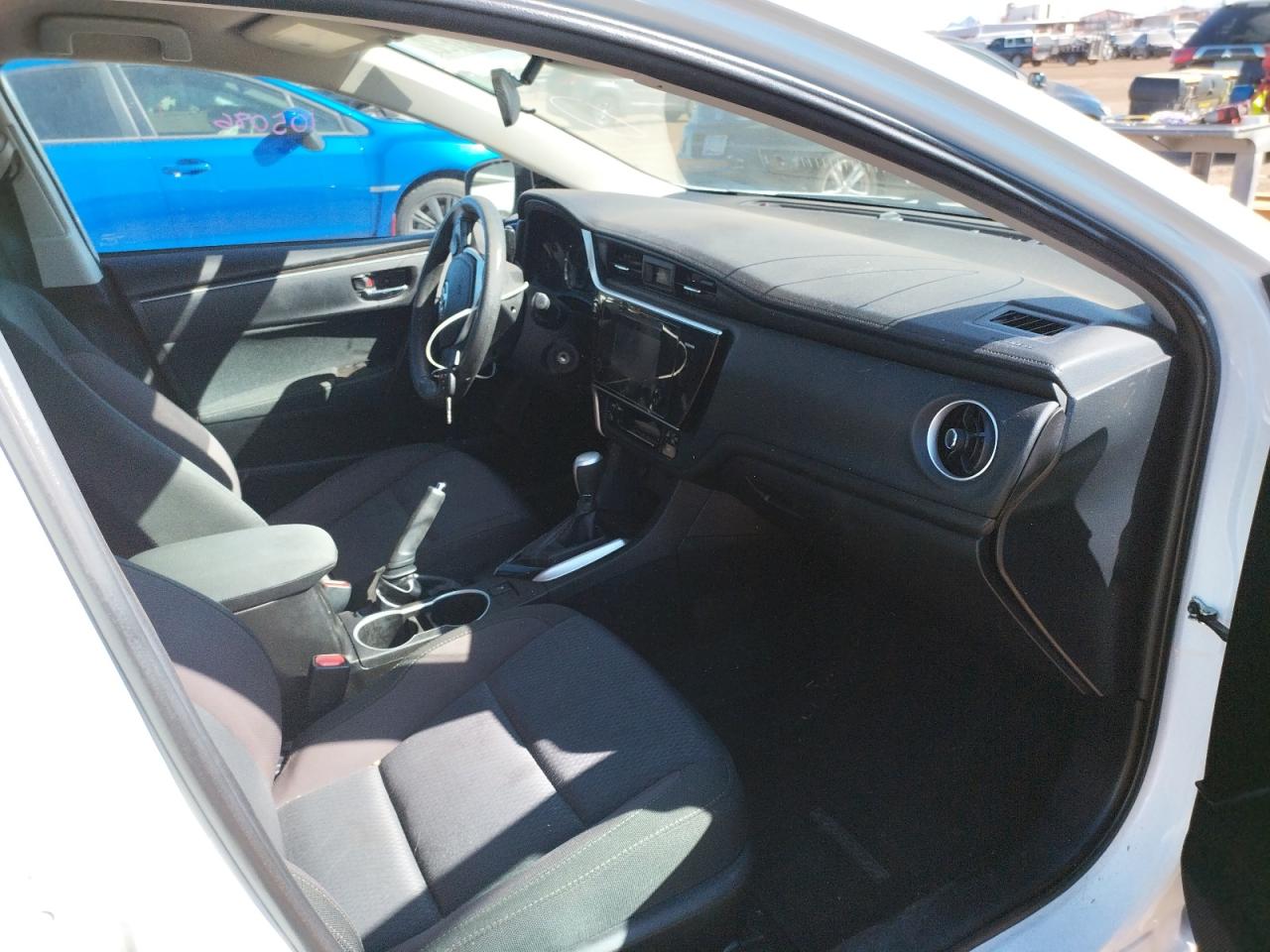 Photo 5 from auction – 2017 TOYOTA COROLLA L with VIN 5YFBURHEXHP657956