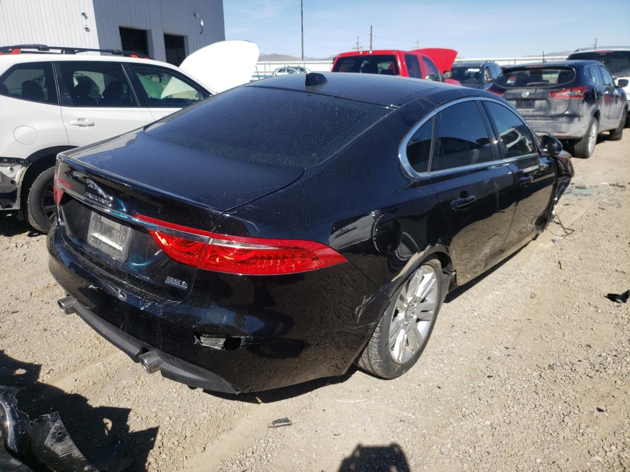 صورة رقم 4 من المزاد - 2016 JAGUAR XF PREMIUM مع VIN SAJBJ4BVXGCY23907