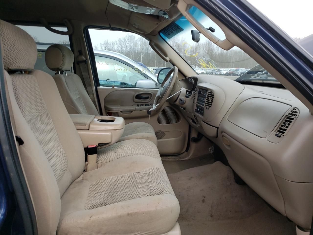 Photo 5 from auction – 2002 FORD F150 SUPER with VIN 1FTRW07L42KD35470