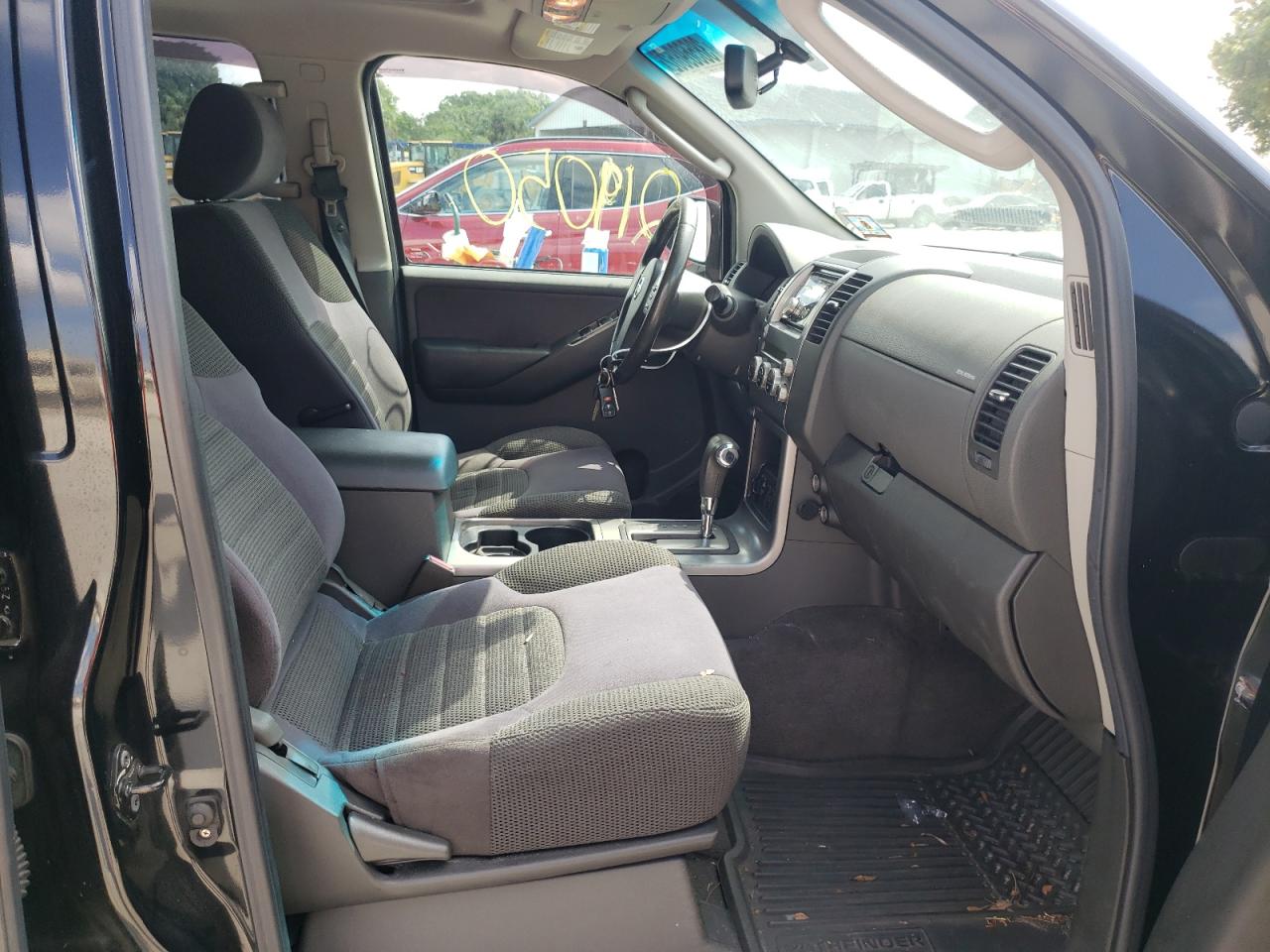 Photo 5 from auction – 2006 NISSAN PATHFINDER with VIN 5N1AR18W96C635374