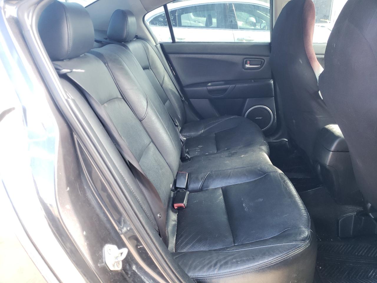 Photo 6 from auction – 2005 MAZDA 3 S with VIN JM1BK323X51281477