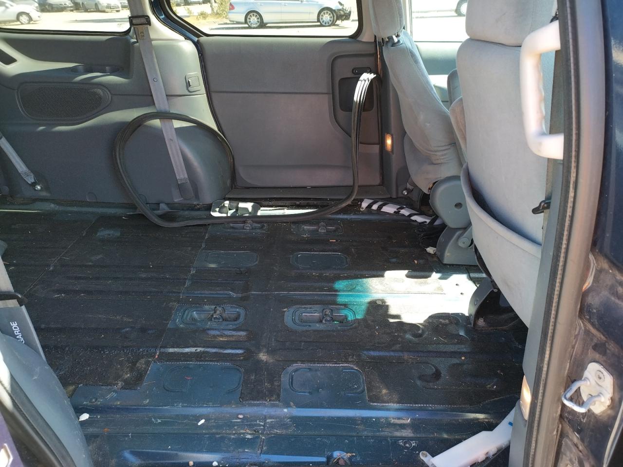 Photo 6 from auction – 2002 NISSAN QUEST GXE with VIN 4N2ZN15T82D816139