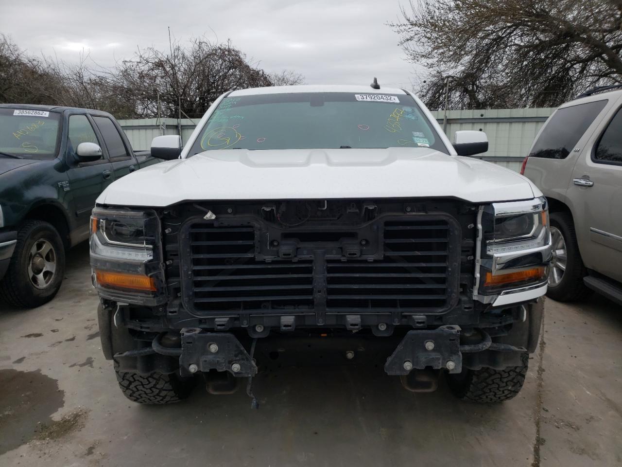 Photo 9 from auction – 2018 CHEVROLET SILVERADO with VIN 3GCUCRER0JG432797