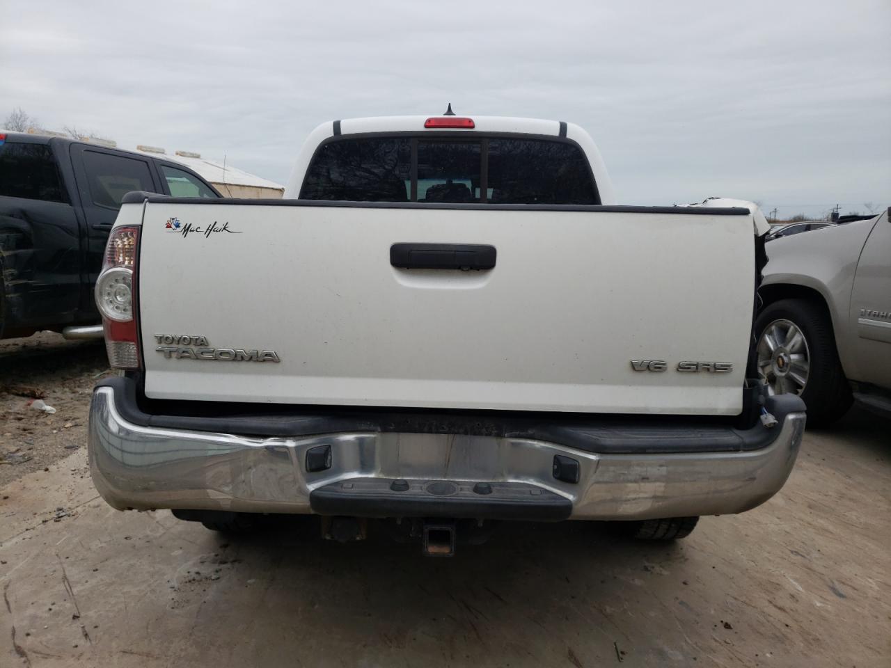 Photo 9 from auction – 2015 TOYOTA TACOMA DOU with VIN 5TFLU4EN1FX123237