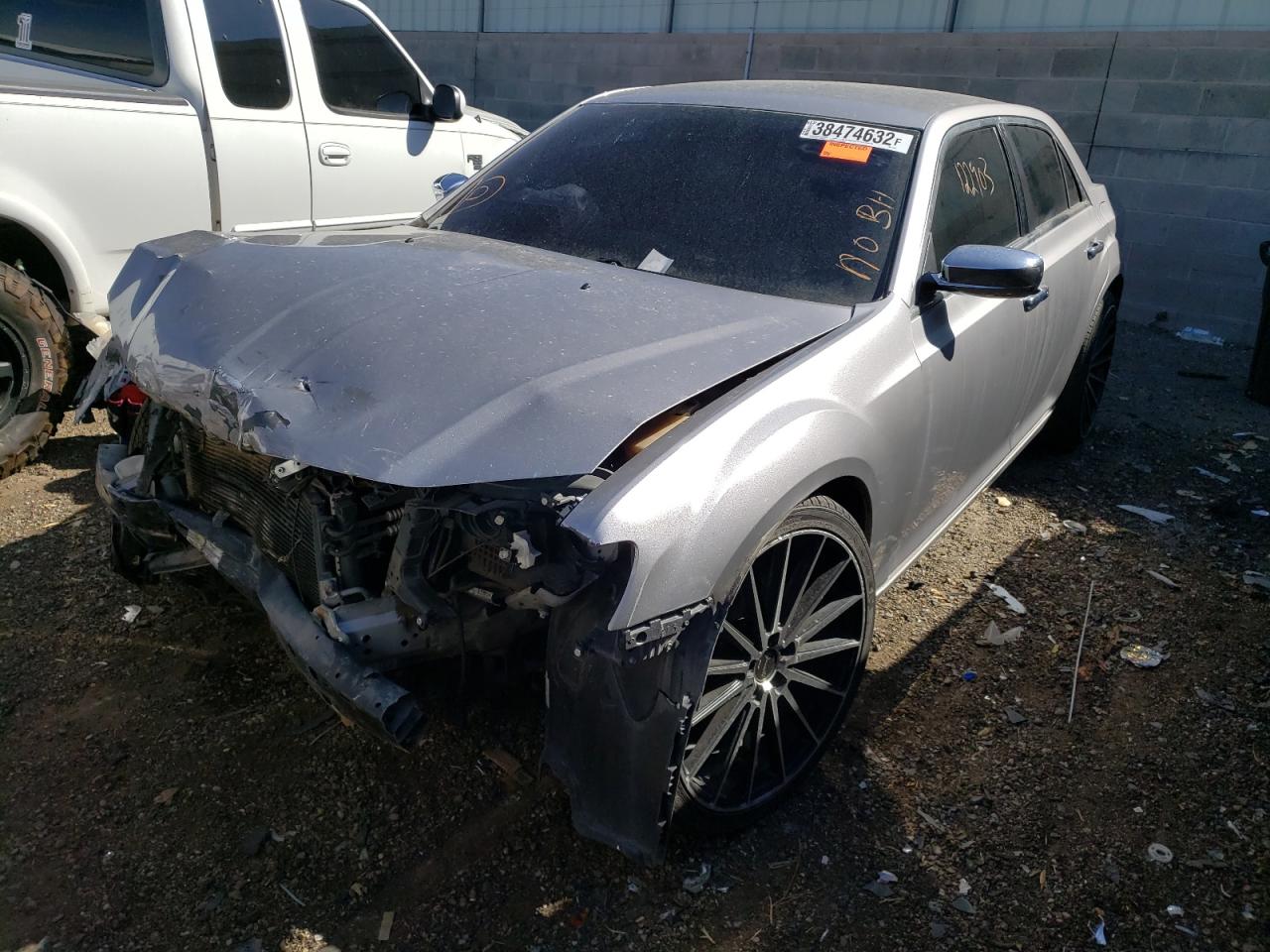 Photo 2 from auction – 2014 CHRYSLER 300C with VIN 2C3CCAET6EH216987