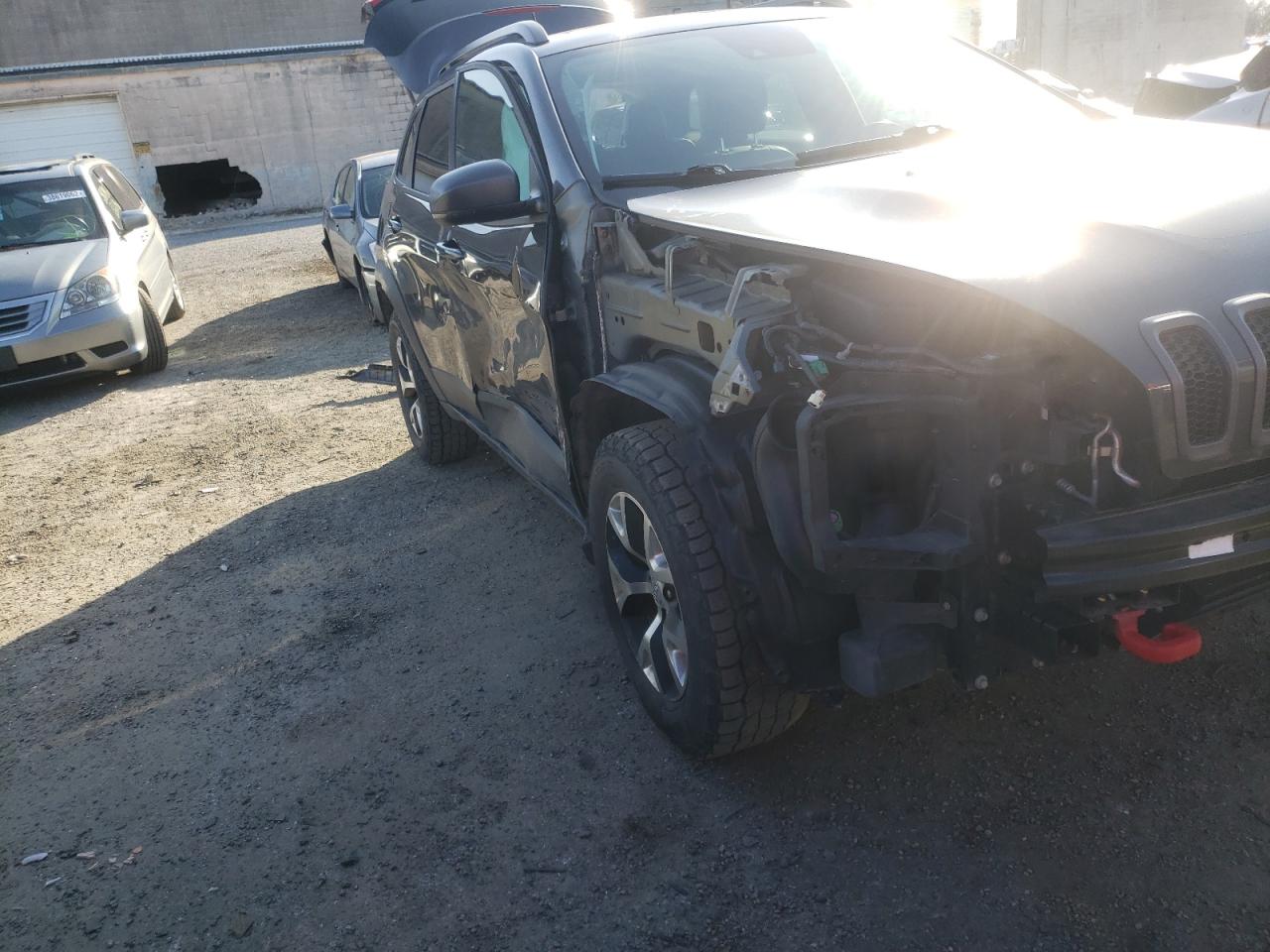 Photo 9 from auction – 2016 JEEP CHEROKEE T with VIN 1C4PJMBS0GW268801