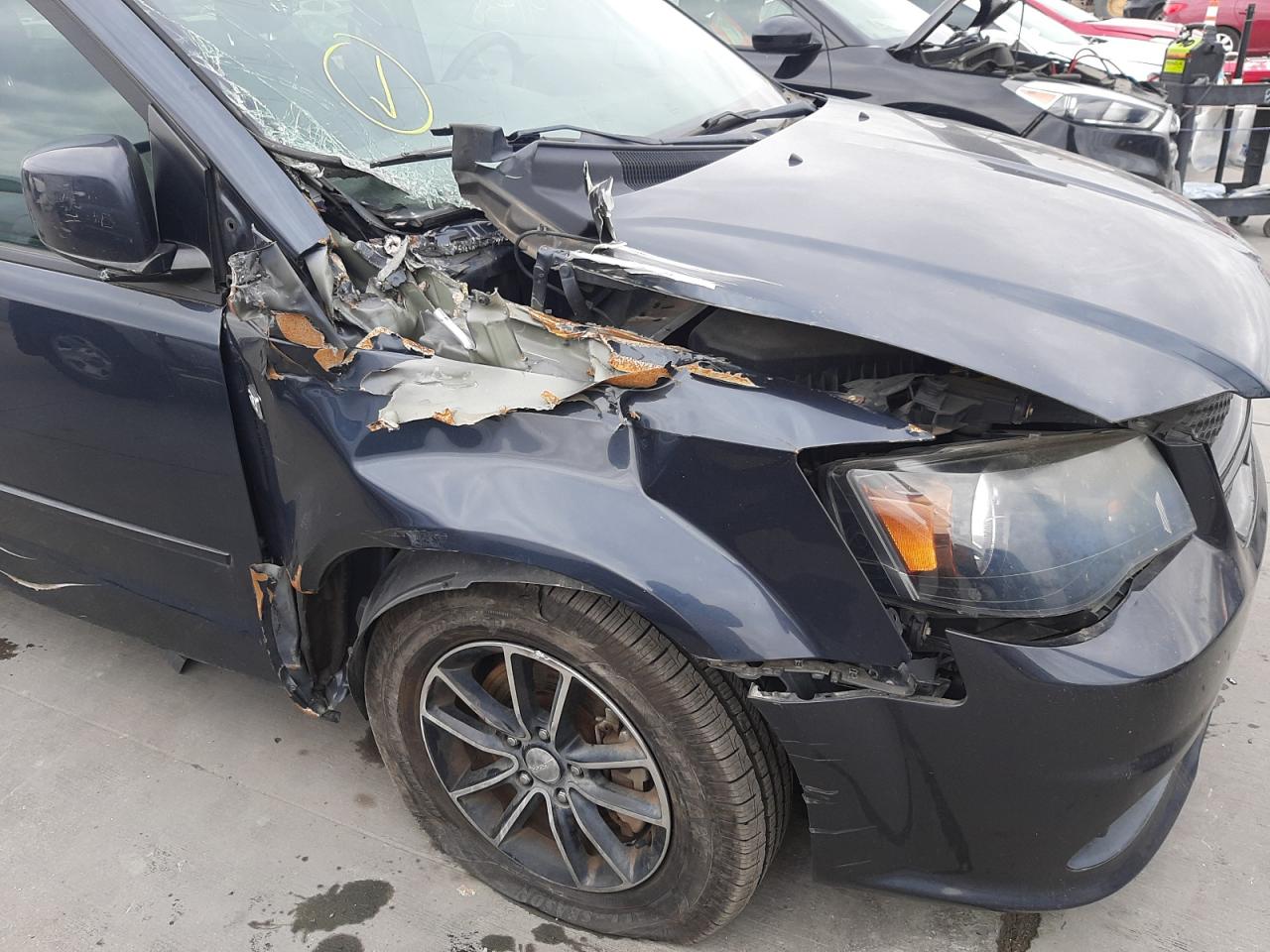 Photo 9 from auction – 2014 DODGE CARAVAN with VIN 2C4RDGCG8ER342063