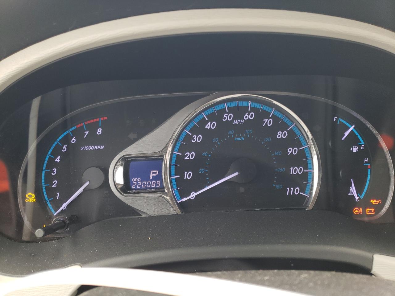 Photo 8 from auction – 2011 TOYOTA SIENNA XLE with VIN 5TDYK3DC2BS120921
