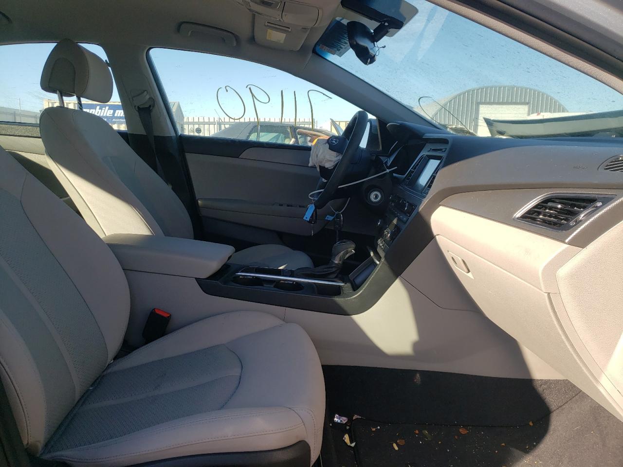 Photo 5 from auction – 2016 HYUNDAI SONATA SE with VIN 5NPE24AF8GH423156