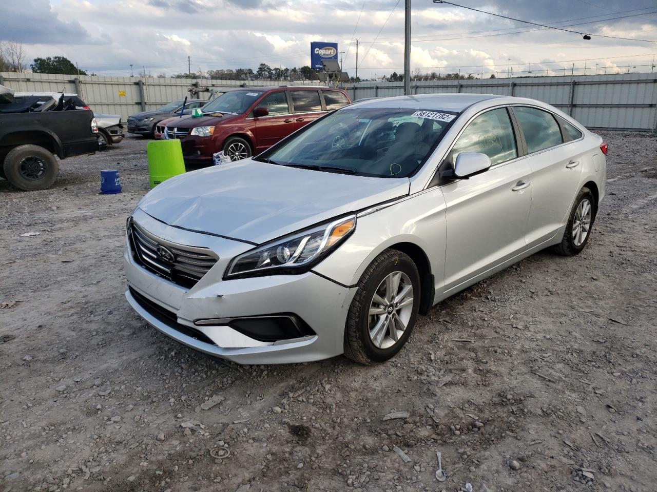 Photo 2 from auction – 2016 HYUNDAI SONATA SE with VIN 5NPE24AF3GH419175