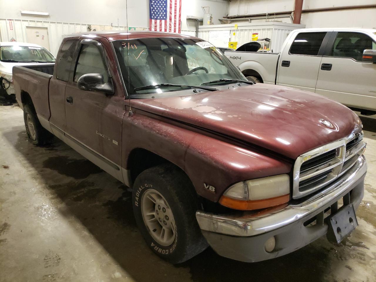 DODGE DAKOTA 2000 with VIN 1B7GL22N2YS544526 - Photo from auction