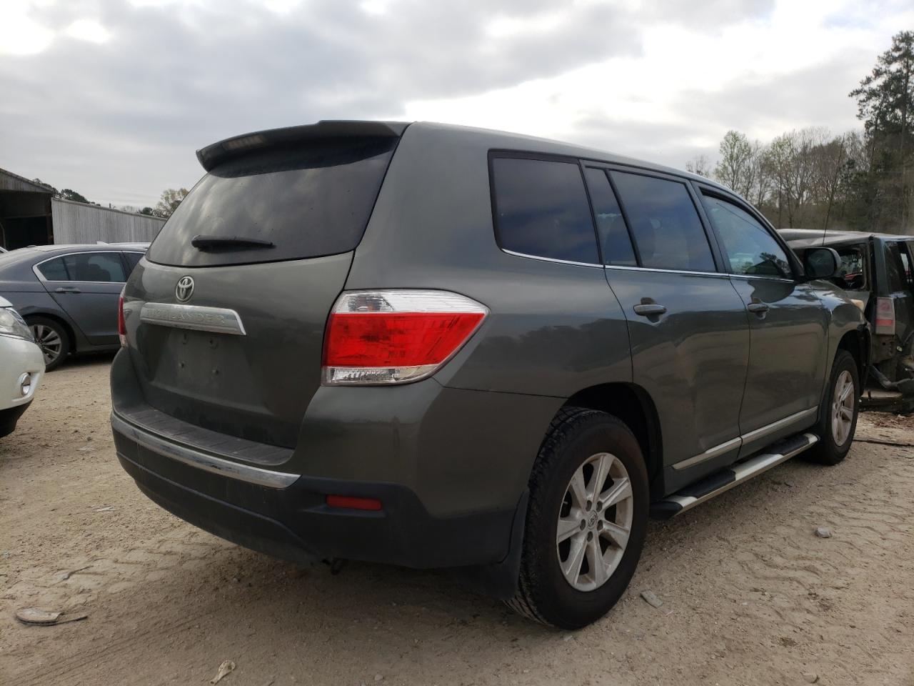 Photo 4 from auction – 2011 TOYOTA HIGHLANDER with VIN 5TDZA3EH8BS016354