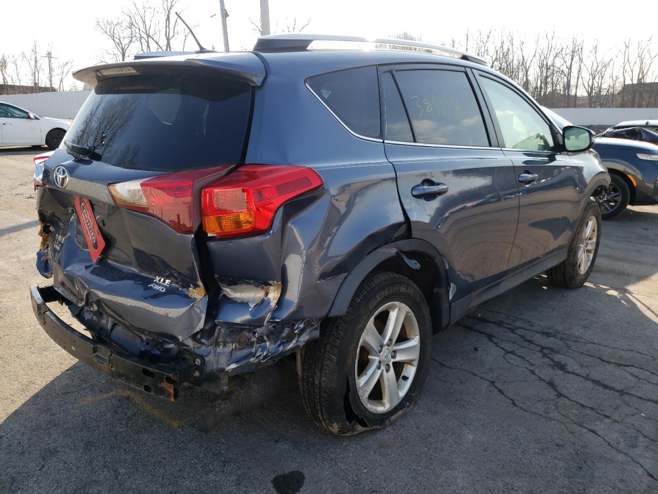 Photo 4 from auction – 2014 TOYOTA RAV4 XLE with VIN 2T3RFREV9EW134314
