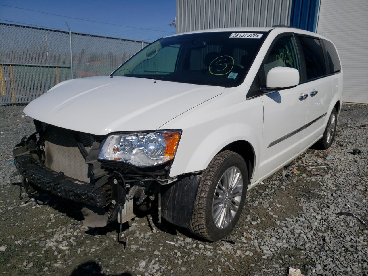 Photo 2 from auction – 2016 CHRYSLER TOWN & COU with VIN 2C4RC1CG0GR285375