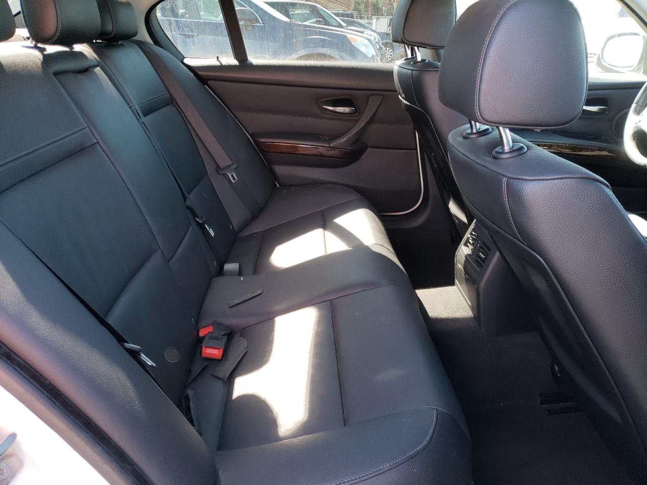 Photo 6 from auction – 2010 BMW 328 I SULE with VIN WBAPH5G58ANM69845