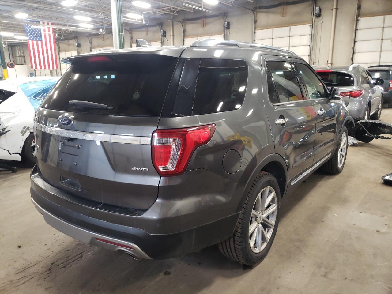 Photo 4 from auction – 2017 FORD EXPLORER L with VIN 1FM5K8F8XHGA95242