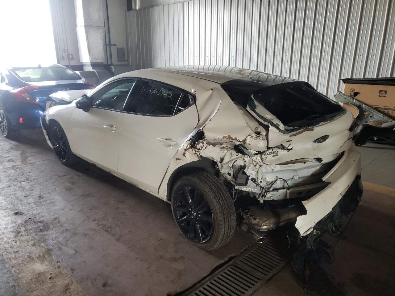 Photo 3 from auction – 2020 MAZDA 3 PREMIUM with VIN JM1BPBNM4L1160425