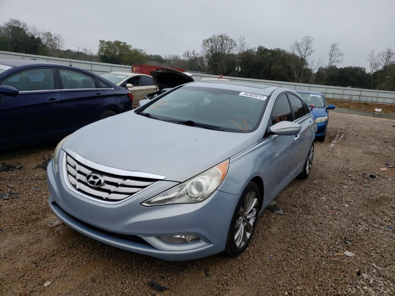Photo 2 from auction – 2011 HYUNDAI SONATA SE with VIN 5NPEC4AC5BH142153