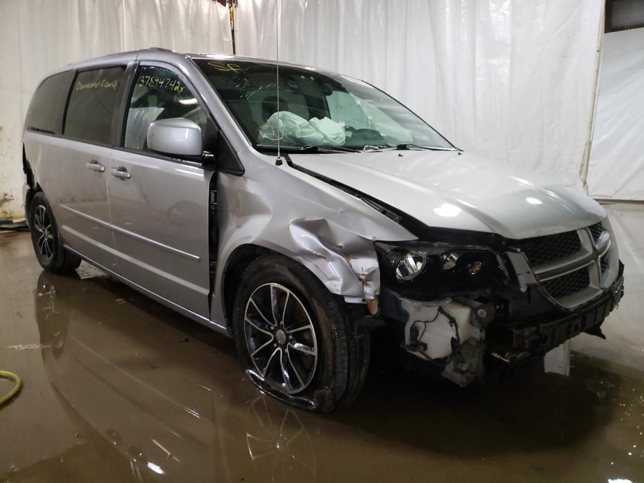 DODGE GRAND CARA 2017 with VIN 2C4RDGEG4HR766163 - Photo from auction