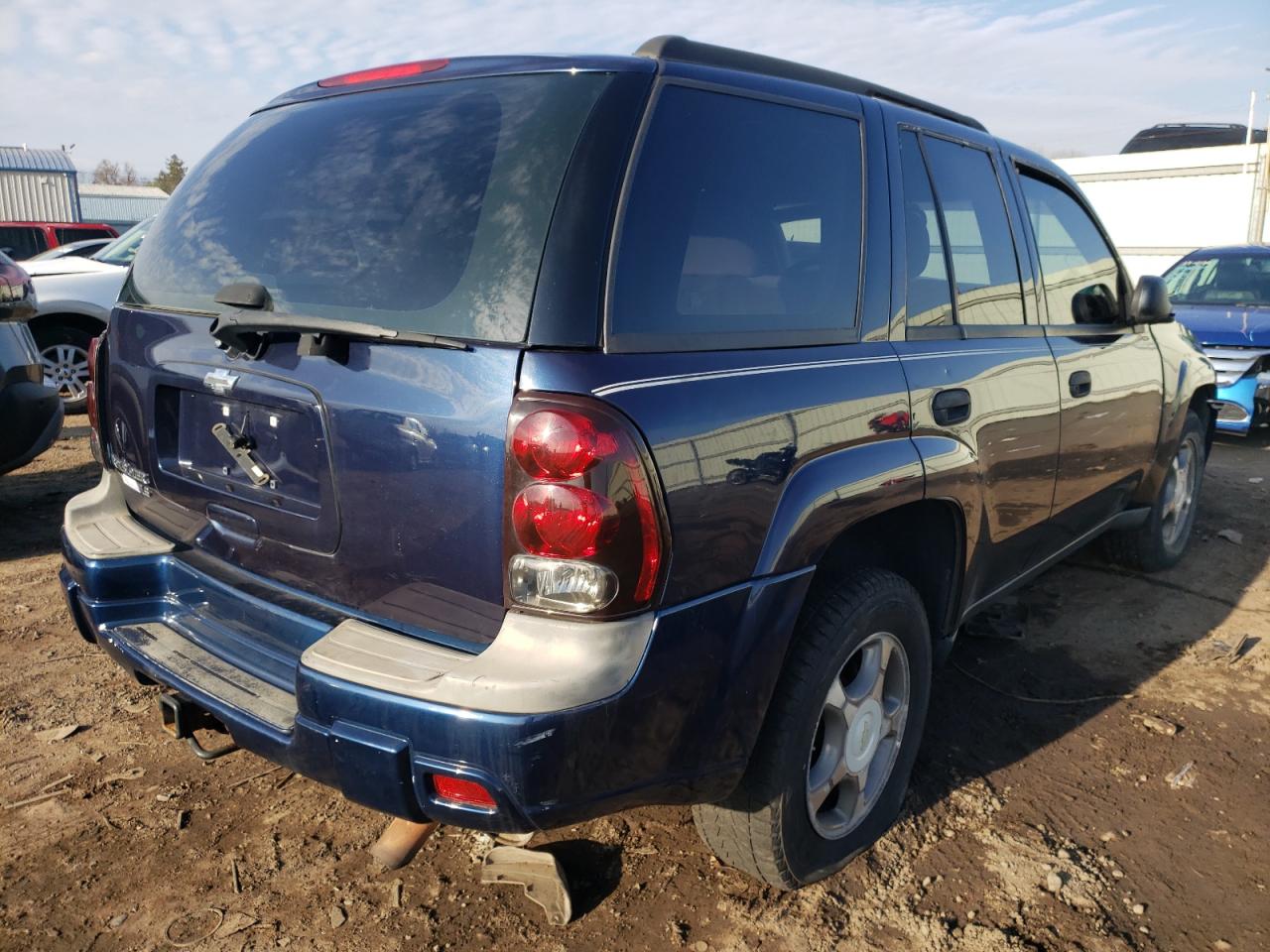 Photo 4 from auction – 2007 CHEVROLET TRAILBLAZE with VIN 1GNDT13S872231939