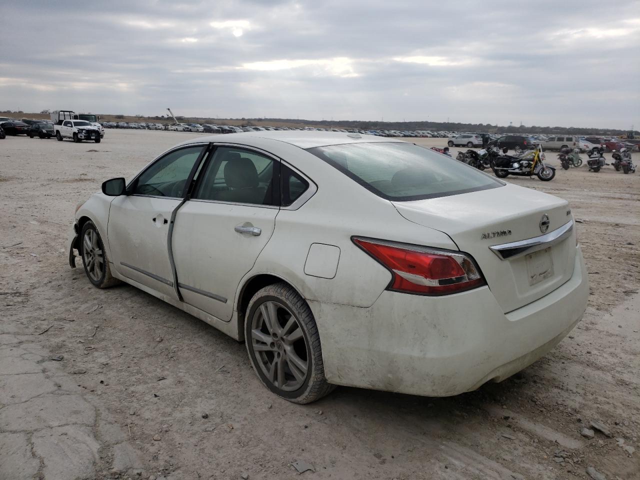 Photo 3 from auction – 2014 NISSAN ALTIMA 3.5 with VIN 1N4BL3AP8EC173709