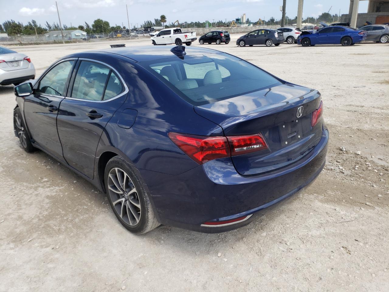 Zdjęcie 3 z aukcji – 2016 ACURA TLX TECH z VIN 19UUB2F52GA003725