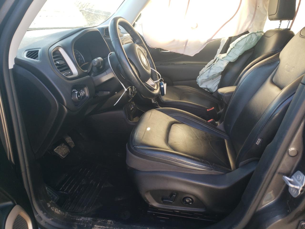 Photo 5 from auction – 2016 JEEP RENEGADE L with VIN ZACCJADT9GPD03058
