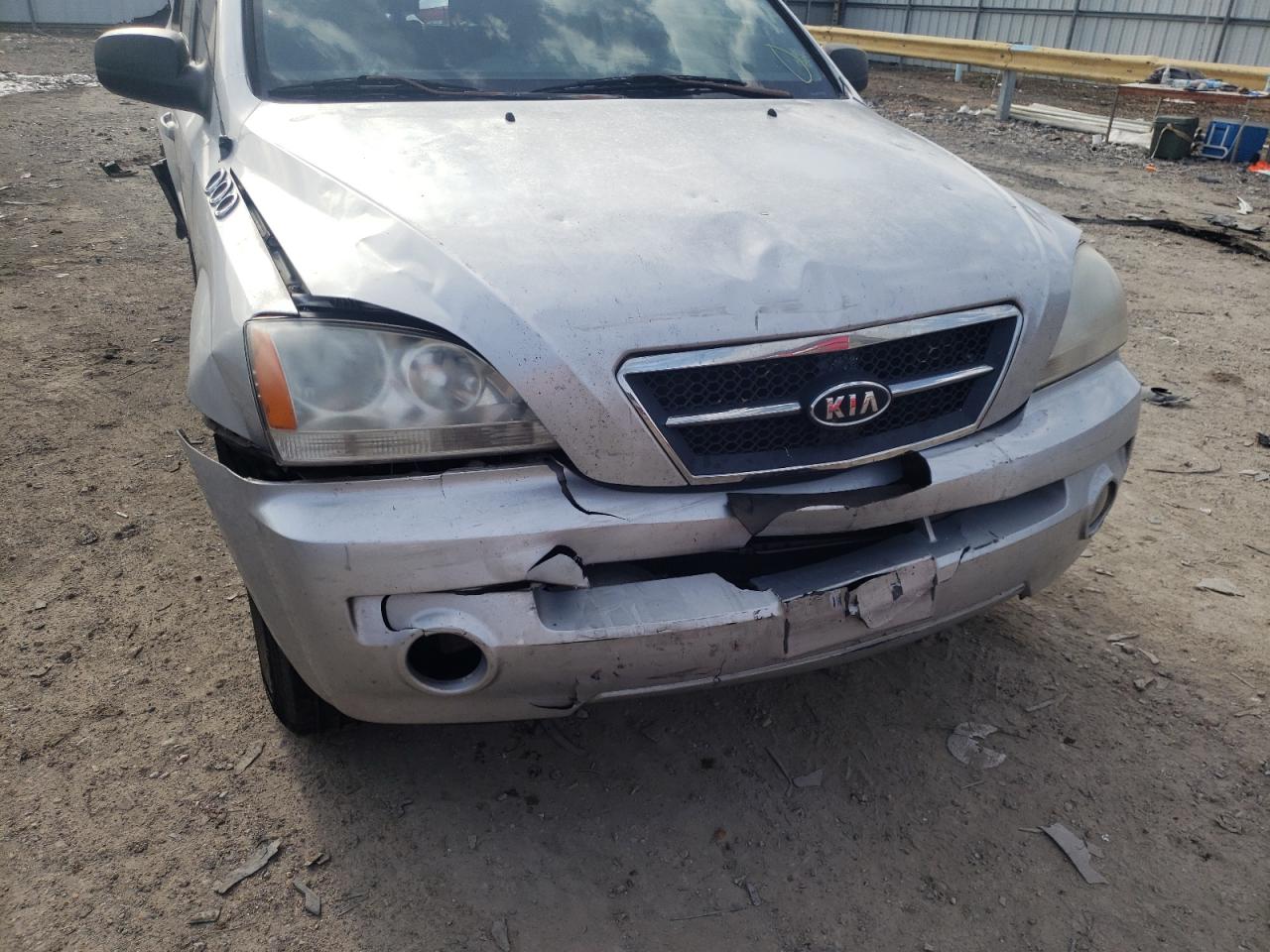 Photo 9 from auction – 2006 KIA SORENTO EX with VIN KNDJD733X65634886
