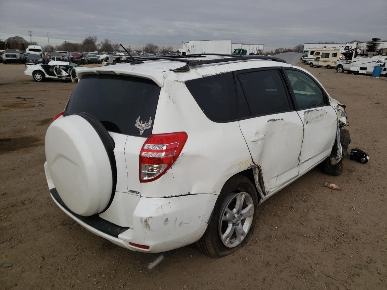 Photo 4 from auction – 2011 TOYOTA RAV4 with VIN JTMBK4DV0B5106034