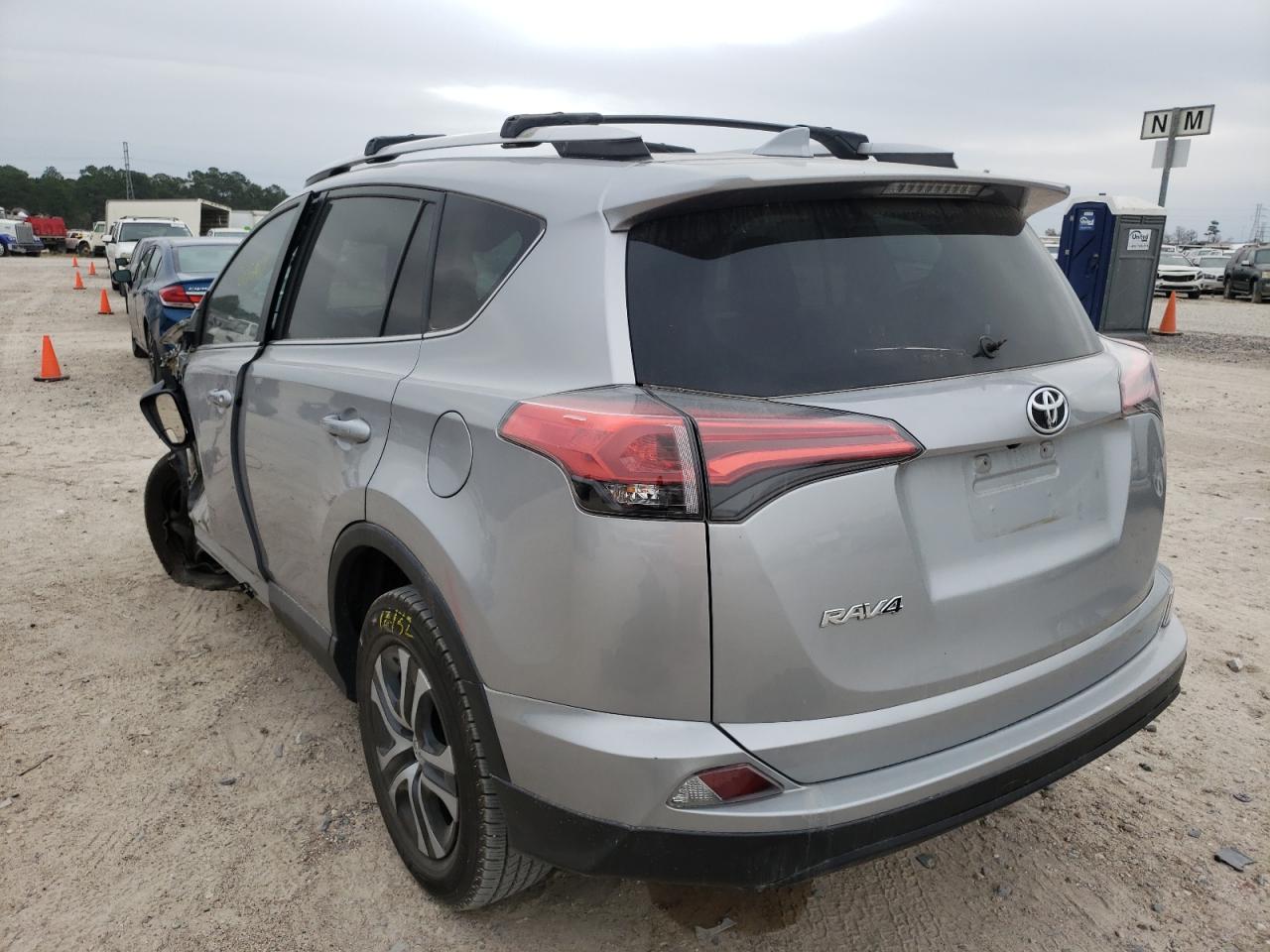 Photo 3 from auction – 2016 TOYOTA RAV4 LE with VIN 2T3ZFREV3GW282512