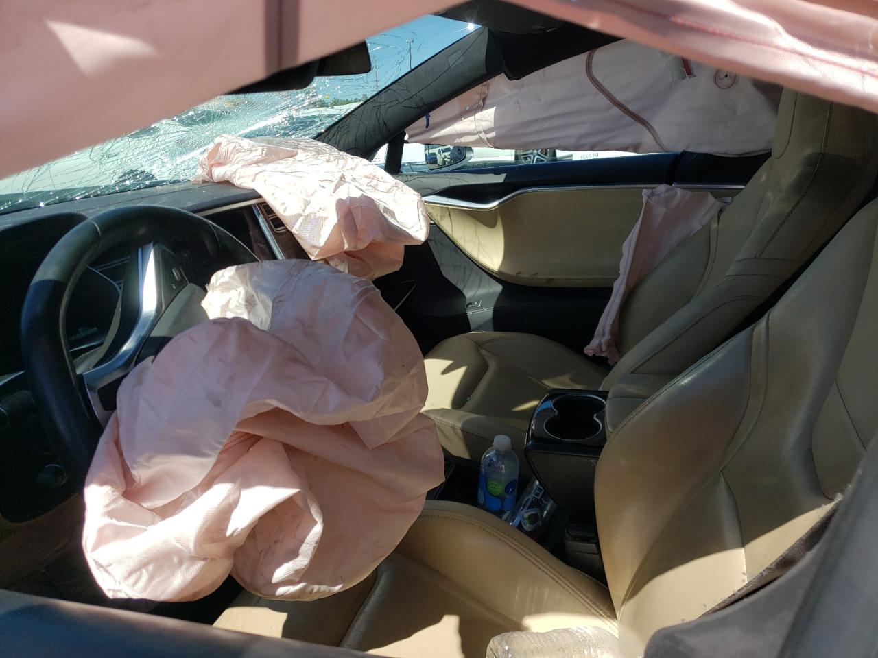 Photo 5 from auction – 2016 TESLA MODEL S with VIN 5YJSA1E1XGF172948