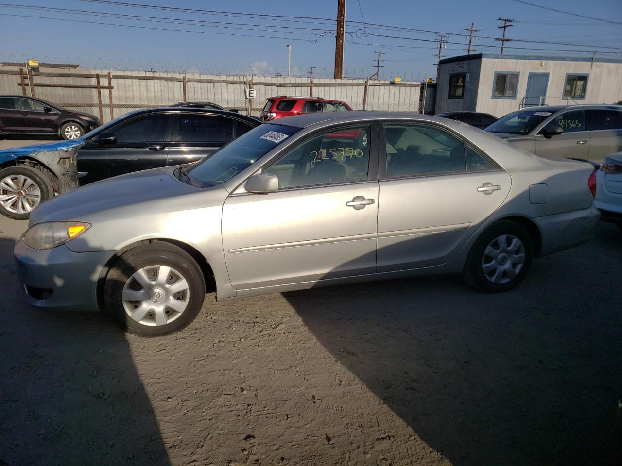 Photo 9 from auction – 2004 TOYOTA CAMRY LE with VIN 4T1BE32K94U935022
