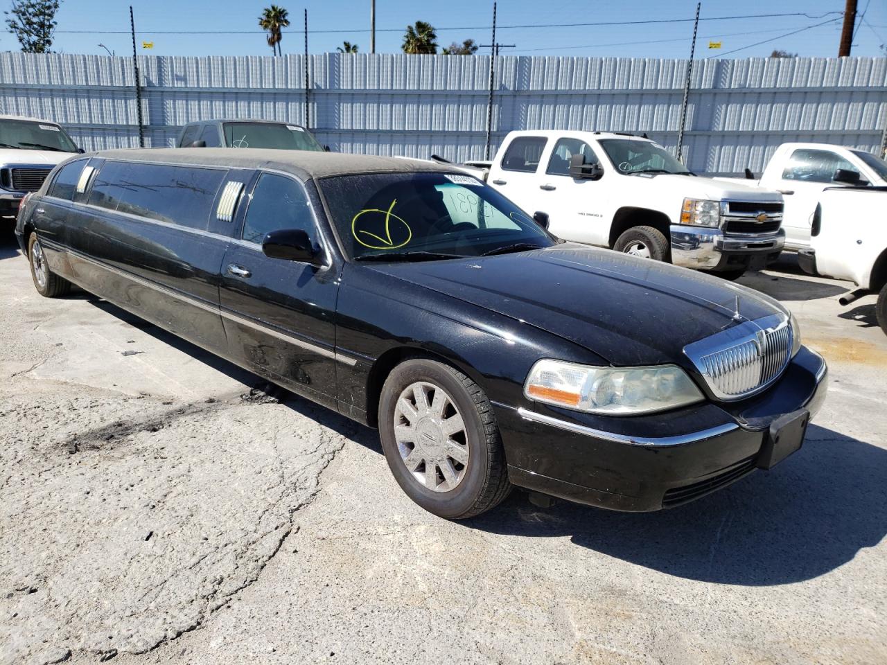 Photo 1 from auction – 2005 LINCOLN TOWN CAR E with VIN 1L1FM88W25Y649780