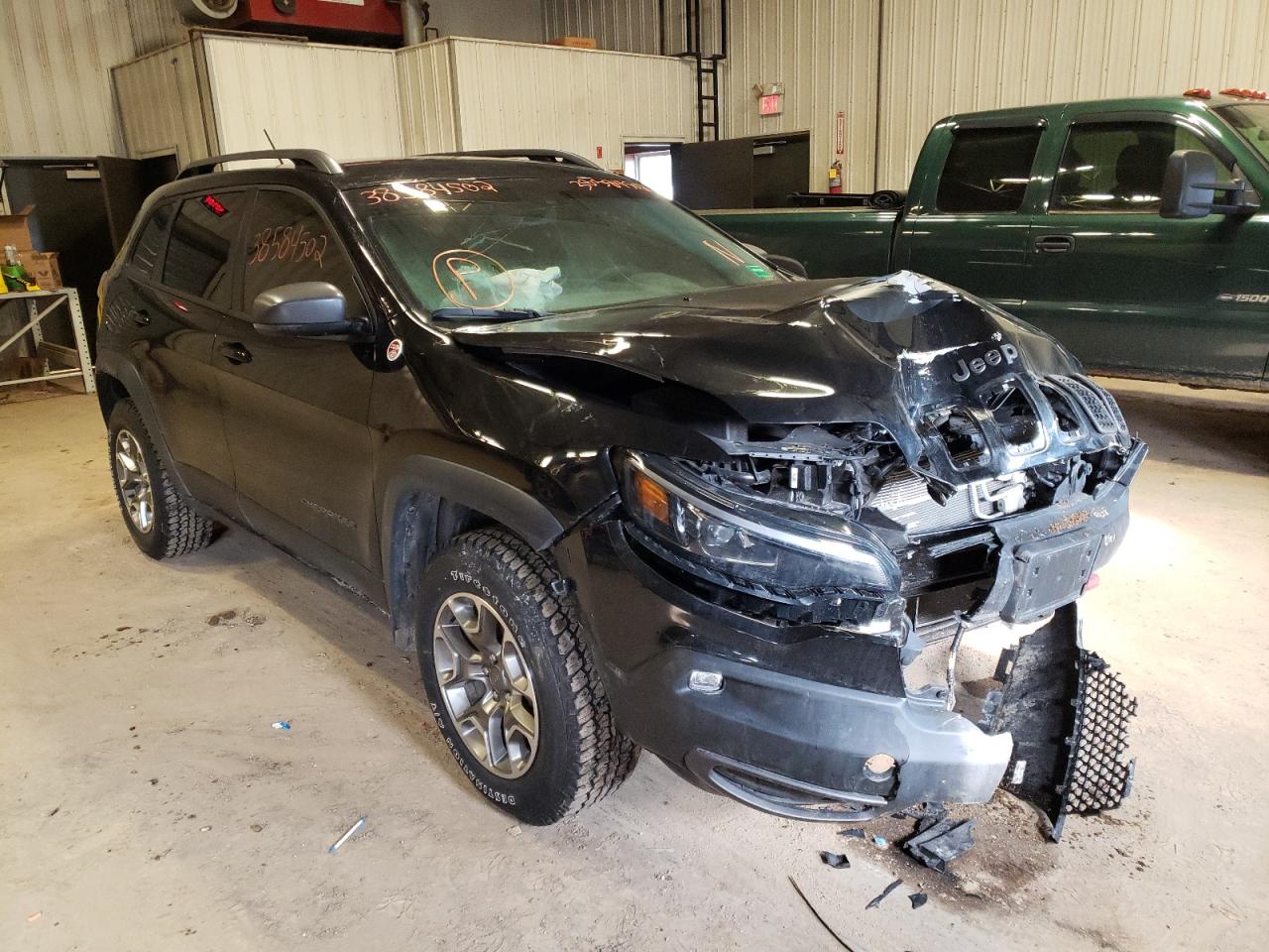 Photo 1 from auction – 2021 JEEP CHEROKEE T with VIN 1C4PJMBX7MD173154