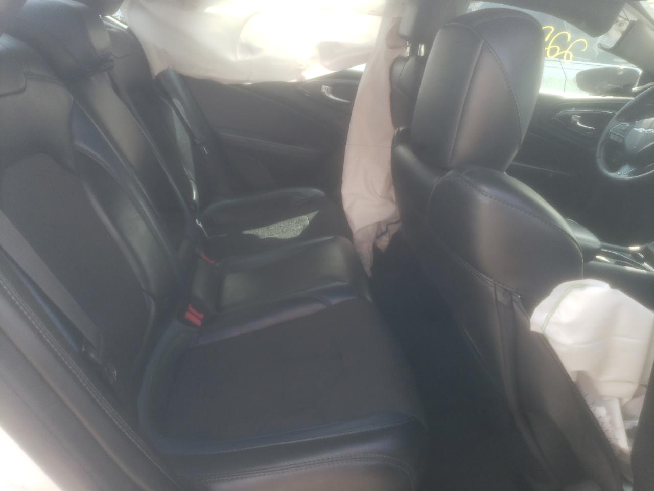 Photo 6 from auction – 2015 CHRYSLER 200 S with VIN 1C3CCCBB6FN758770