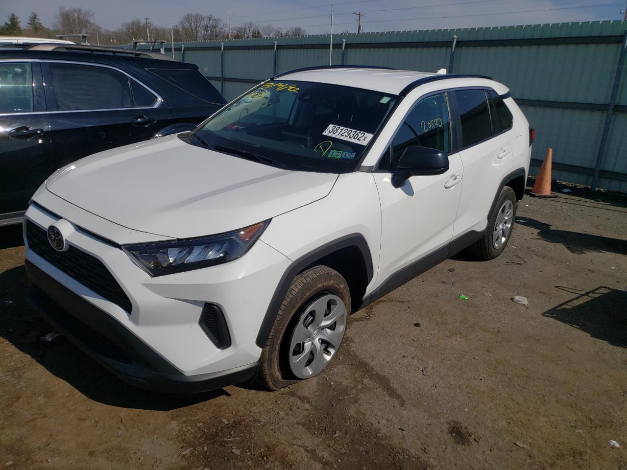Photo 2 from auction – 2021 TOYOTA RAV4 LE with VIN 2T3F1RFV3MC143039