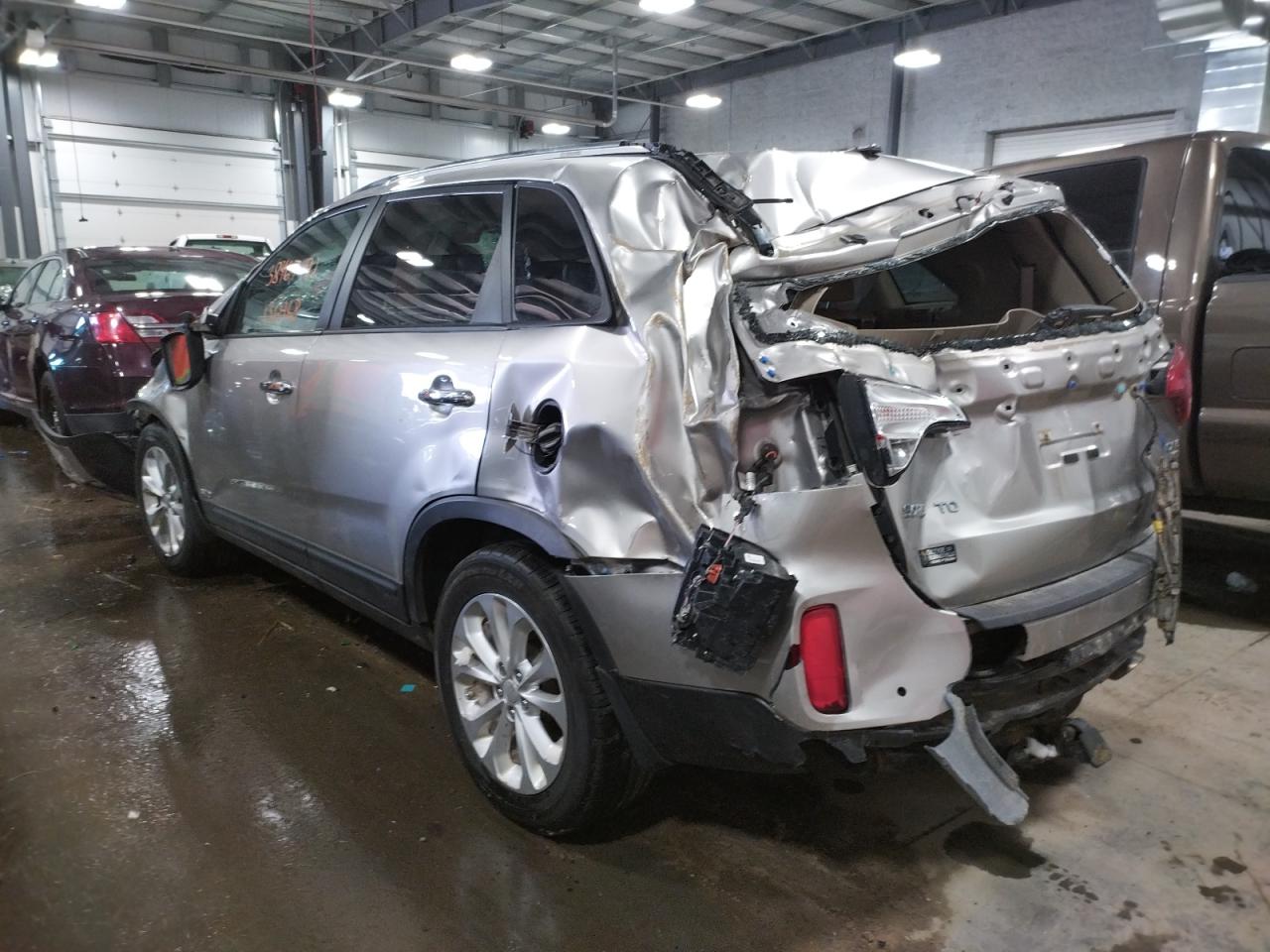 Photo 3 from auction – 2014 KIA SORENTO EX with VIN 5XYKUDA77EG537790
