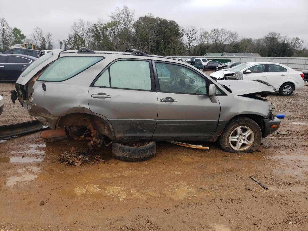 Photo 9 from auction – 2000 LEXUS RX 300 with VIN JT6GF10U8Y0066658
